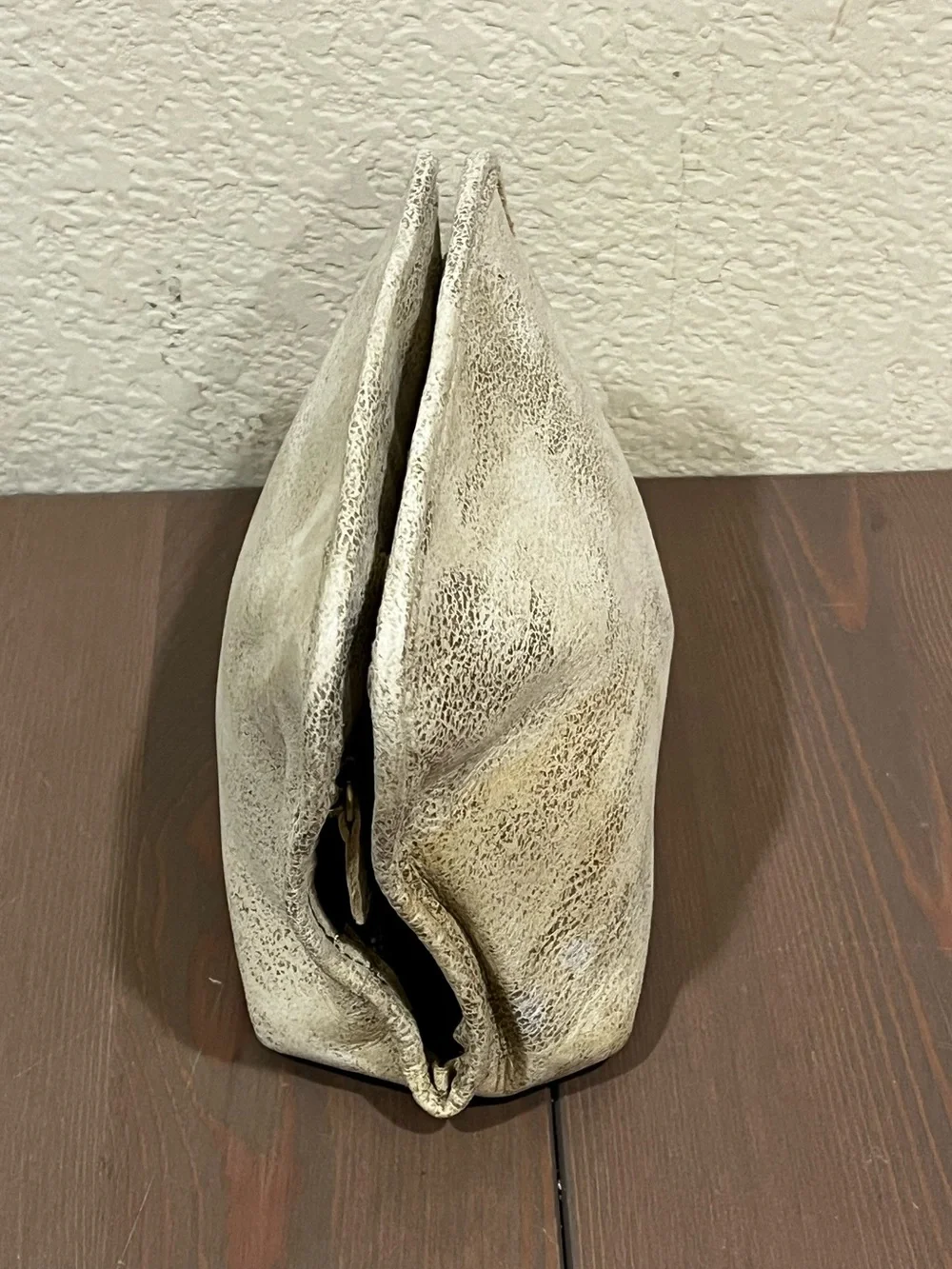 HOBO Leather Makeup Bag Travel Pouch Mesh Zip Pockets Floral Lining Metallic